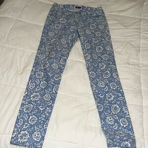 J. McLaughlin blue and white  floral print jeans size 4 EUC!